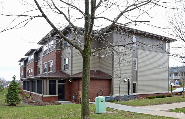 Building Photo - Franklin Meadows Senior