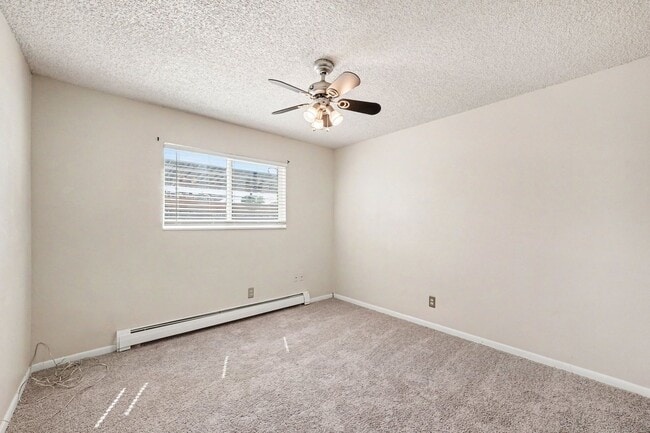 Building Photo - 232 S Brentwood St