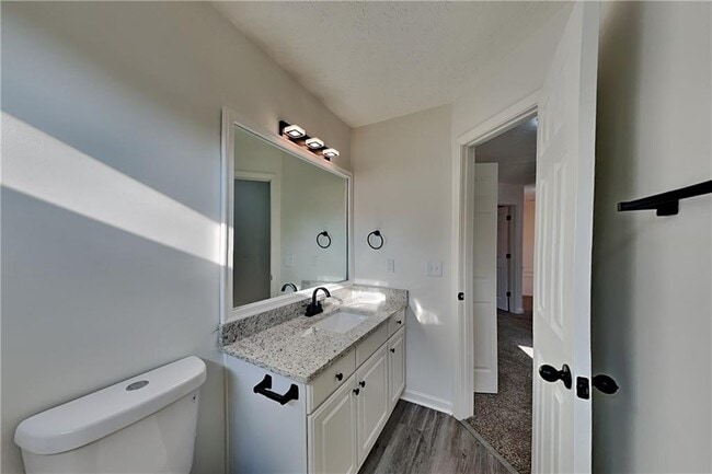 Building Photo - 3070 Serenade Ct