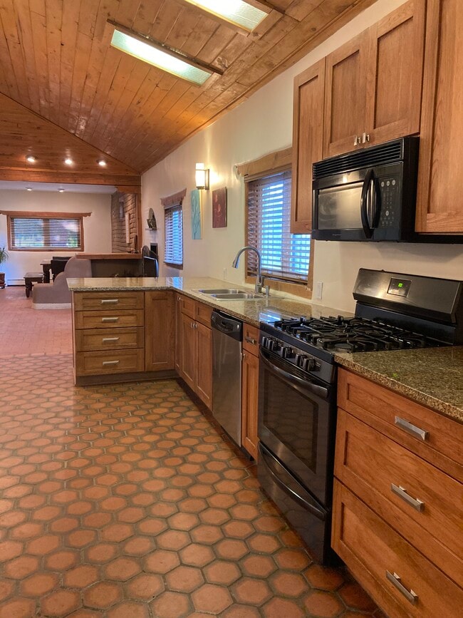 Building Photo - 5991 Corrales Rd