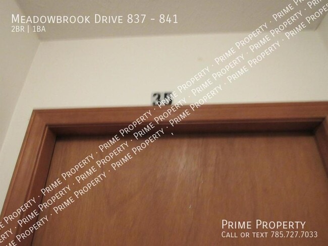 Building Photo - Meadowbrook Drive 837-841