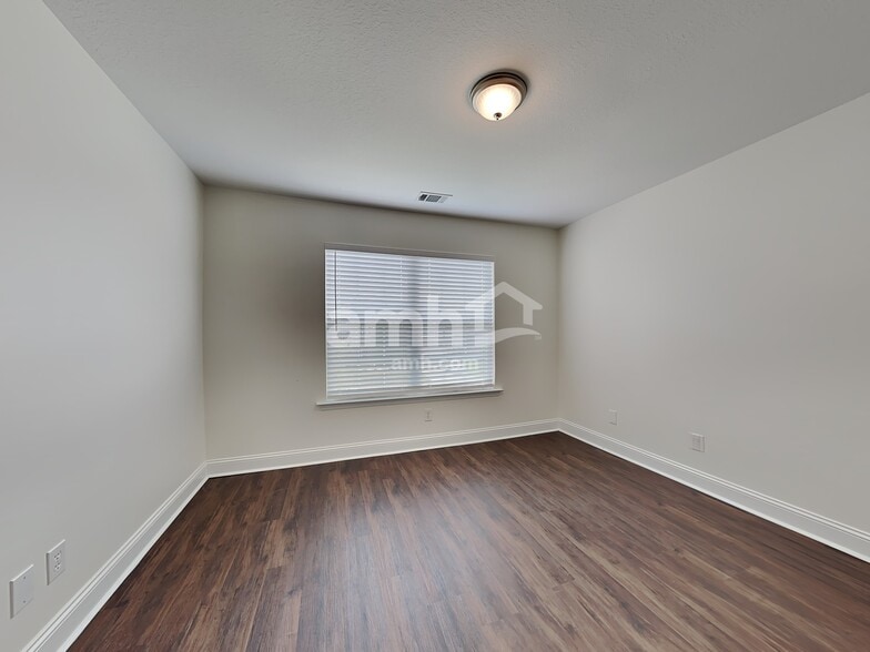 Building Photo - 27 Winslow Cir