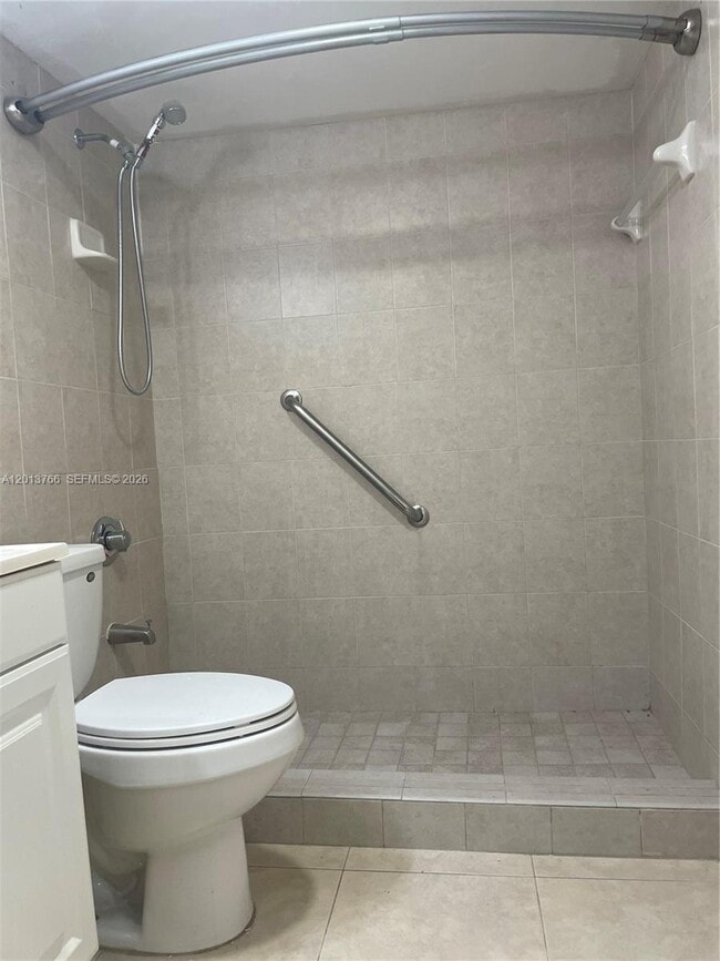 Building Photo - 4115 SW 108th Ave