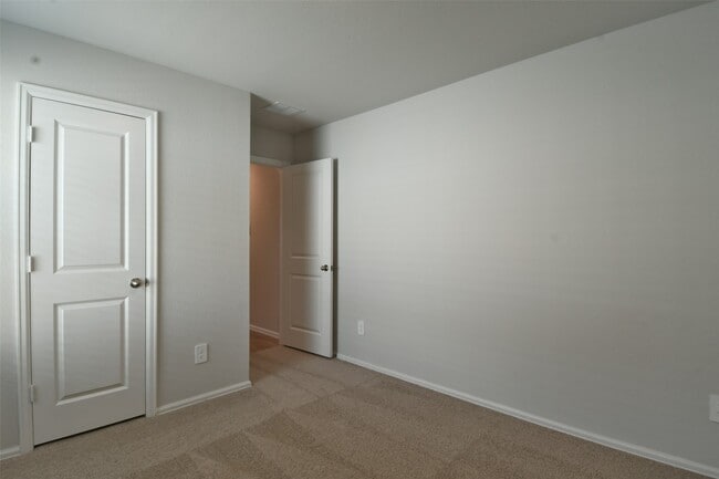 Building Photo - 1233 Wilkins Vly St