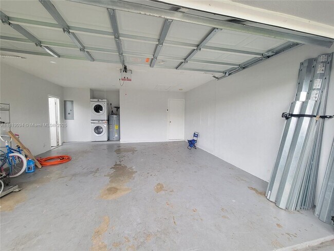 Building Photo - 1814 Oakmount Dr