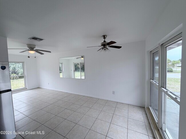 Building Photo - 2107 Little John Rd