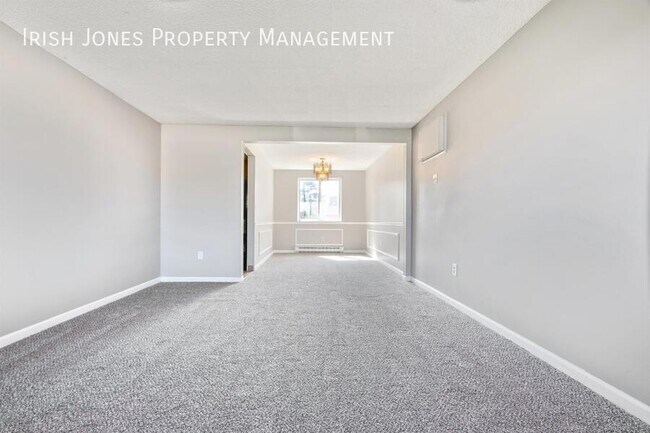 Building Photo - 5700 Glendale Dr
