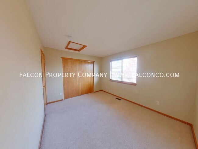 Building Photo - 4883 Jedediah Smith Rd