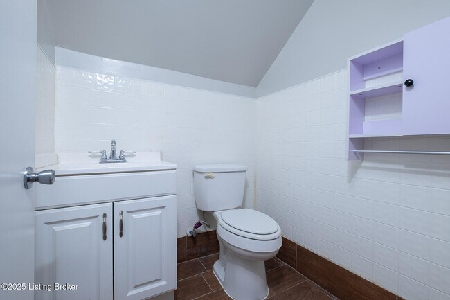 Building Photo - 925 W Evelyn Ave