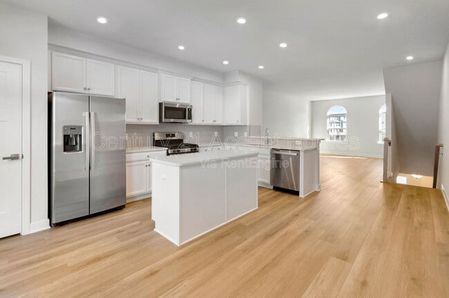 Building Photo - 14024 Sunrise Valley Dr
