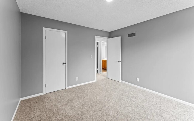 Building Photo - 16107 W 141st Terrace