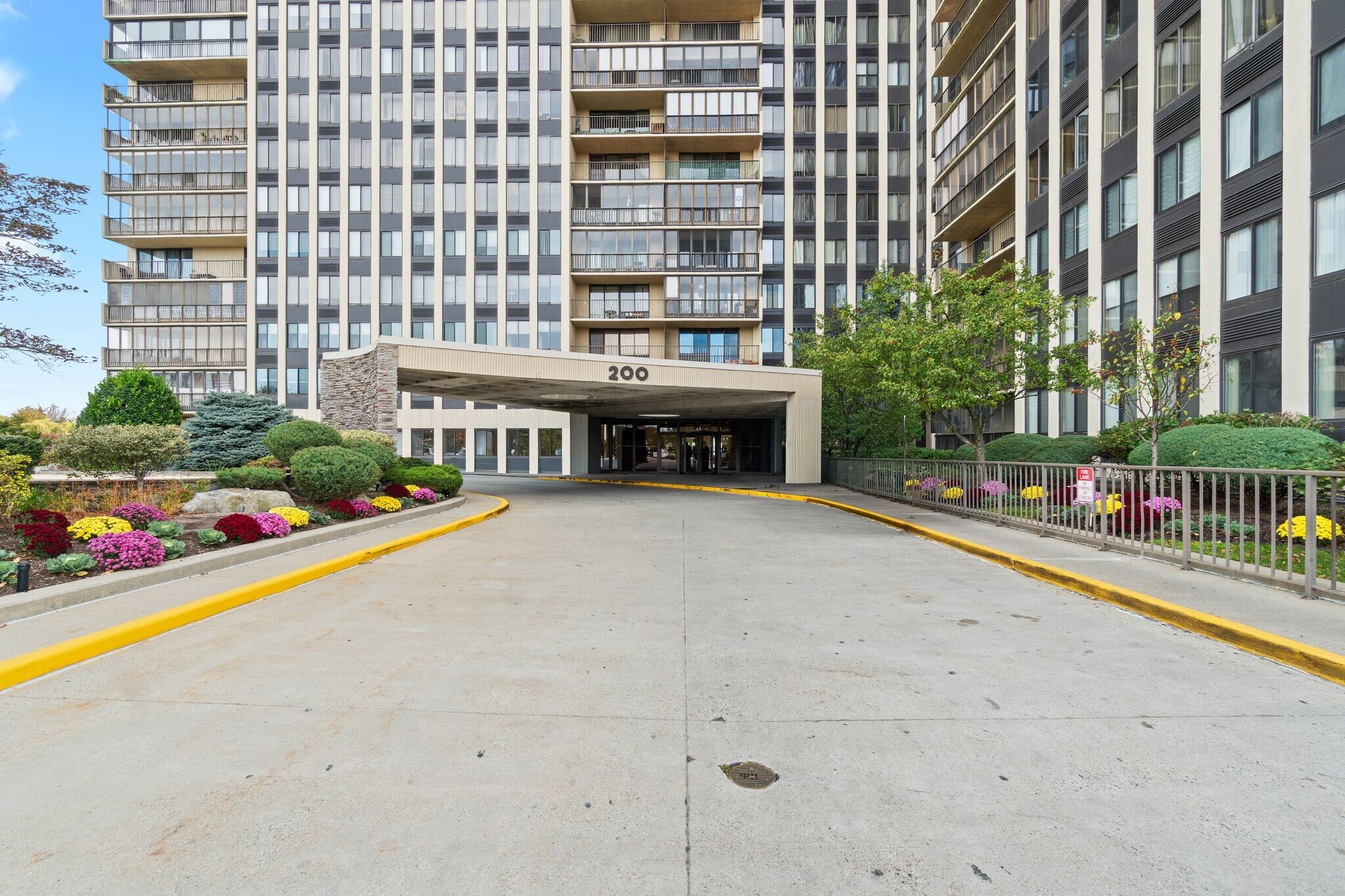 Building Photo - 200 Winston Dr