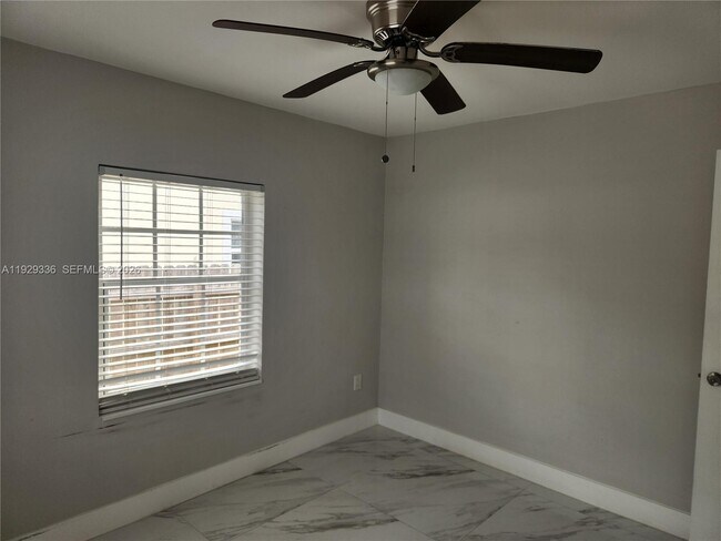 Building Photo - 342 E 46th St