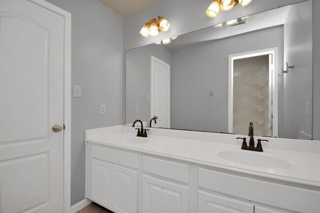 Building Photo - 20210 Black Canyon Dr