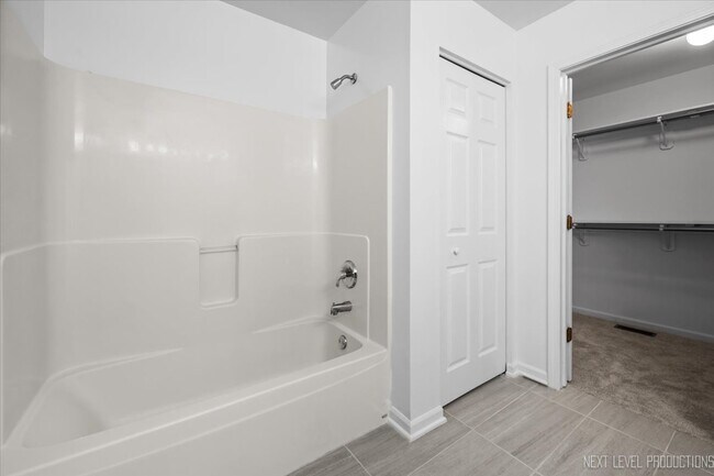 Building Photo - 438 W Meadow Mist Ln