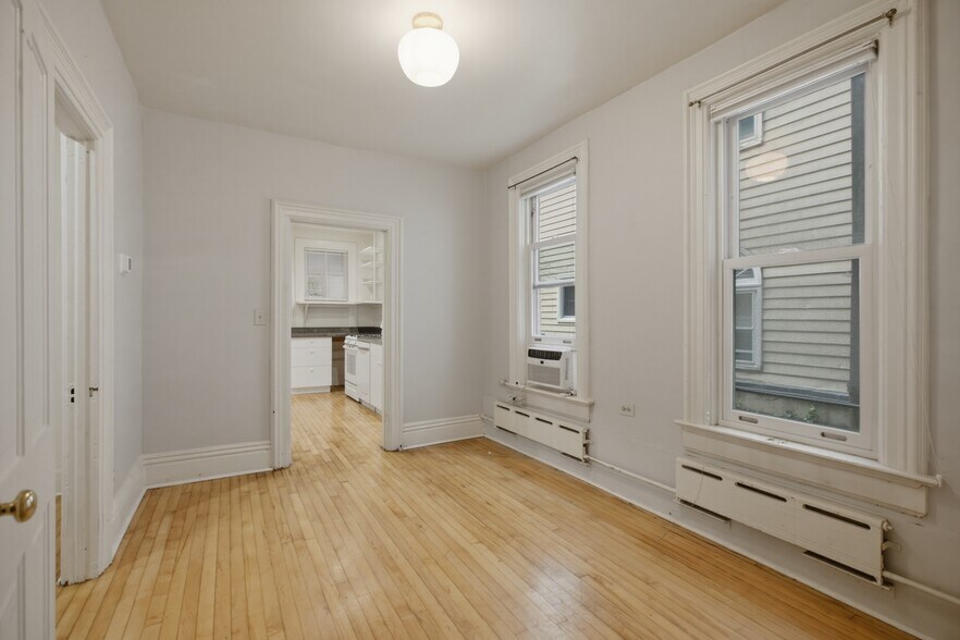 Building Photo - 1843 N Bissell St