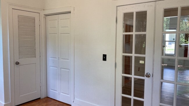 Building Photo - 3/1.5 Historic Bungalow Home in Tampa/Ybor...
