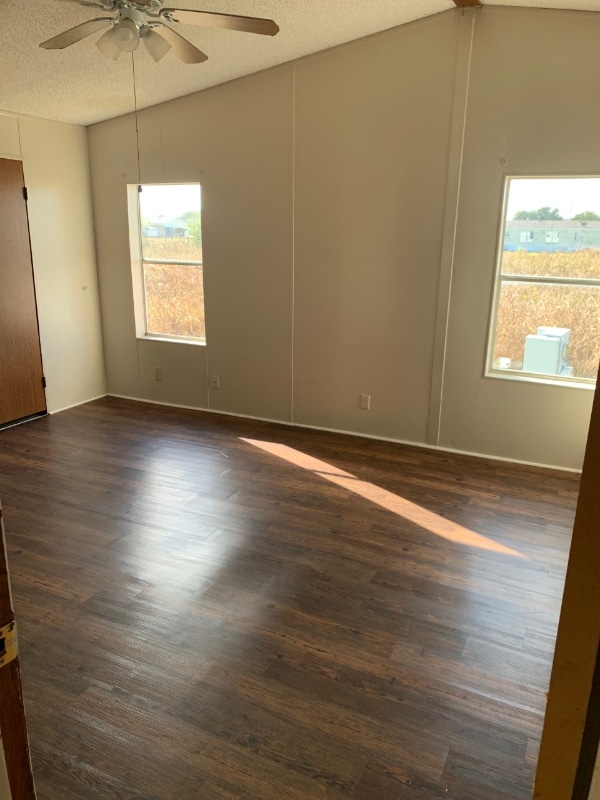 Building Photo - 107 Valley View Ct