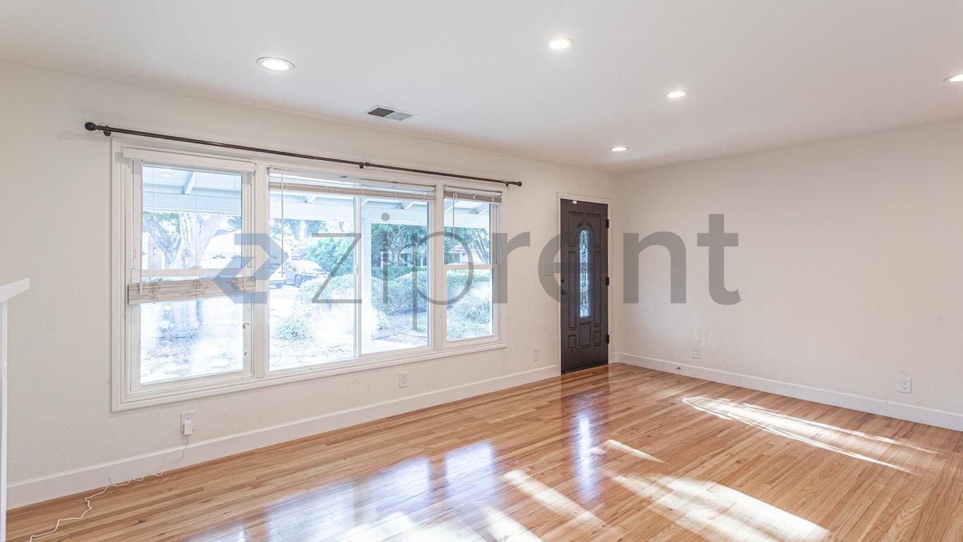 Building Photo - Unit