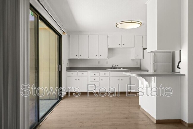 Building Photo - 1714 Parkside Dr