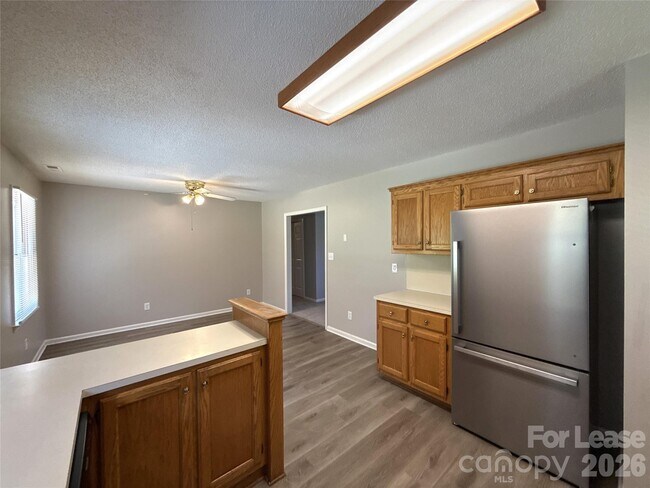 Building Photo - 3211 Karen Ln