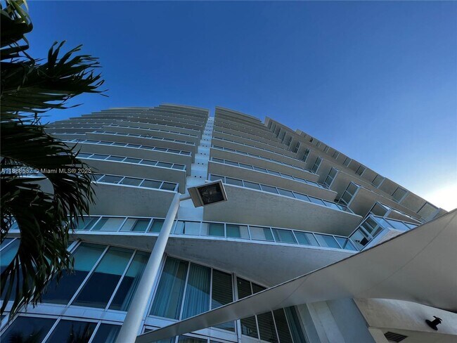 Building Photo - 6700 Indian Creek Dr