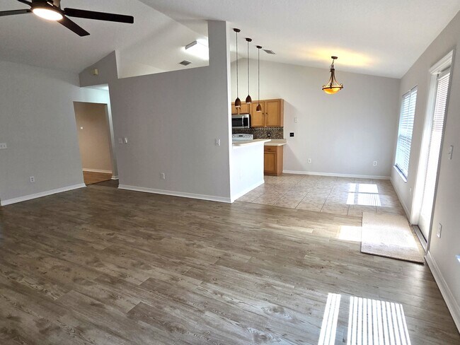 Building Photo - 116 Drake Way