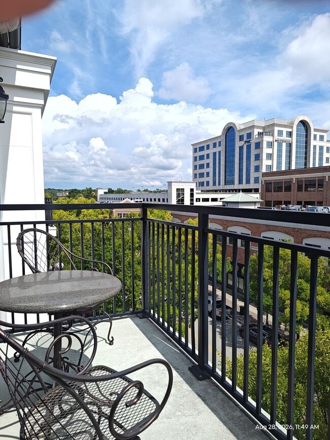 Building Photo - 670 Town Center Dr