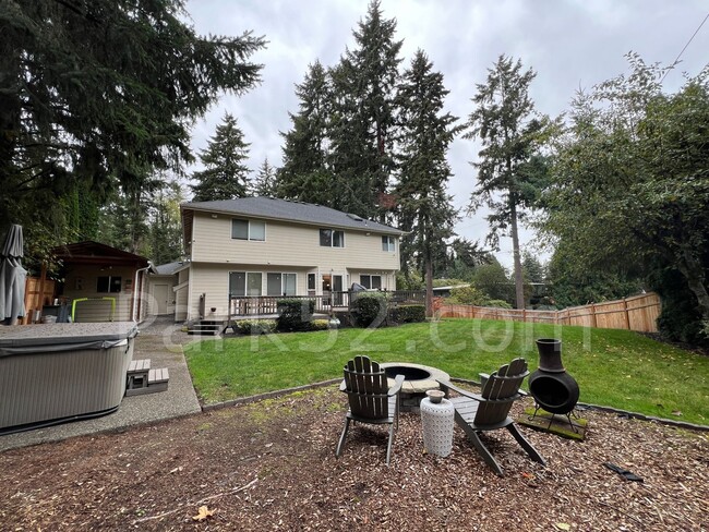 Building Photo - Spacious 4 Bedroom Home & 3-car Garage