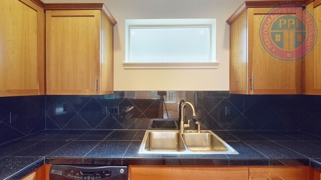 Building Photo - Bethany - Luxury Home, Central Air-Conditioning, Community Pool, Pet Welcome