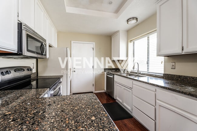 Building Photo - 3358 Brownlea Cir
