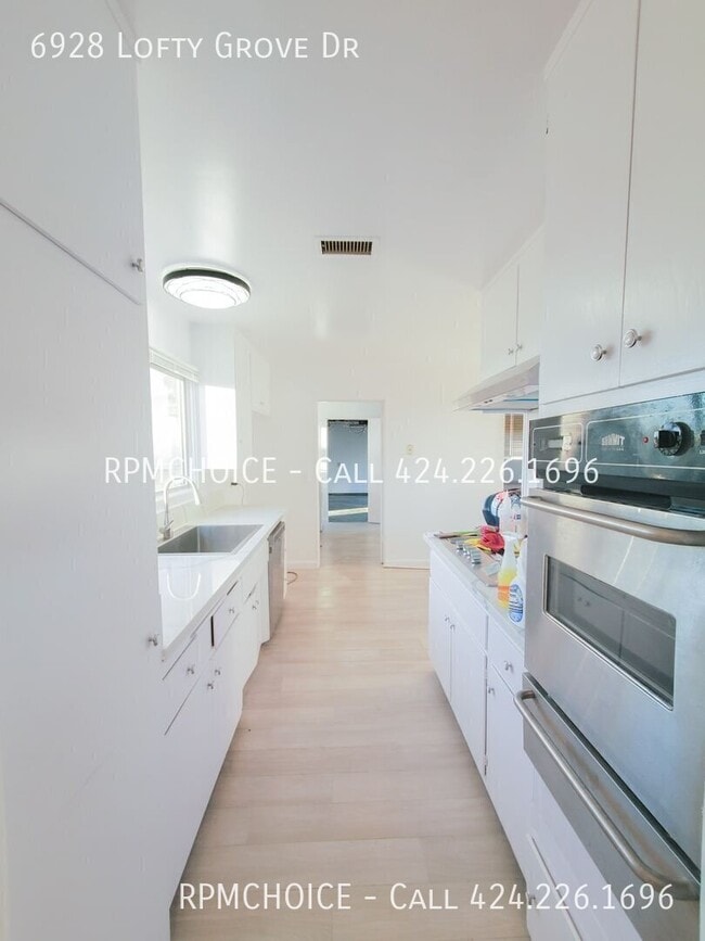 Building Photo - 6928 Lofty Grove Dr