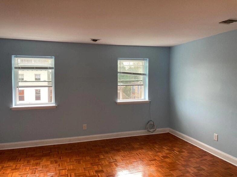 Building Photo - 3219 Hamilton St