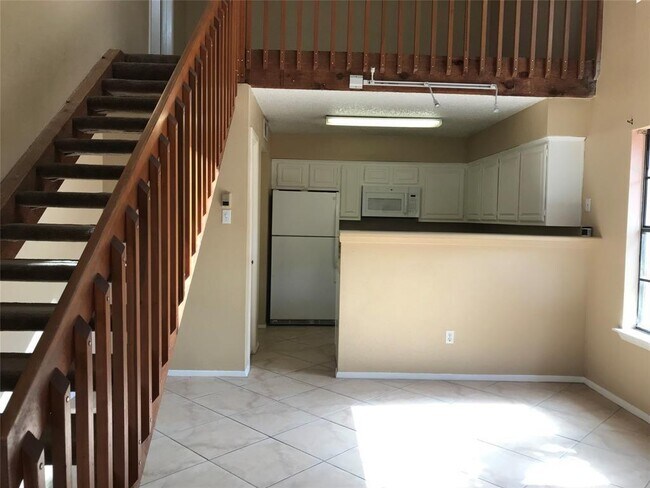 Building Photo - 200 Pecan Dr
