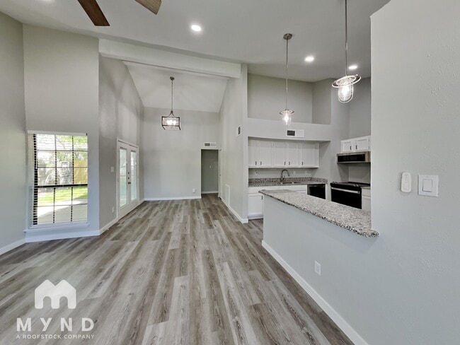 Building Photo - 9447 Culberson St