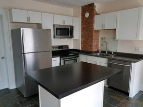 Building Photo - 4300 Apple Ave