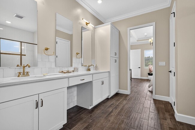 Building Photo - 15660 Goldfinch Cir