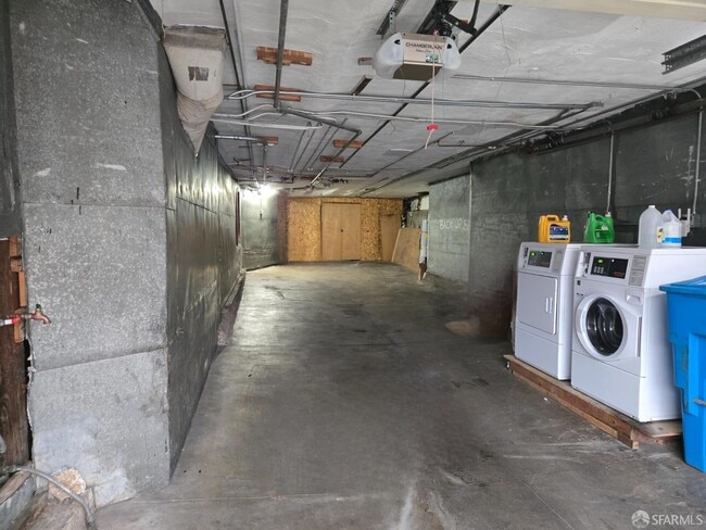 Building Photo - 365 22nd Ave