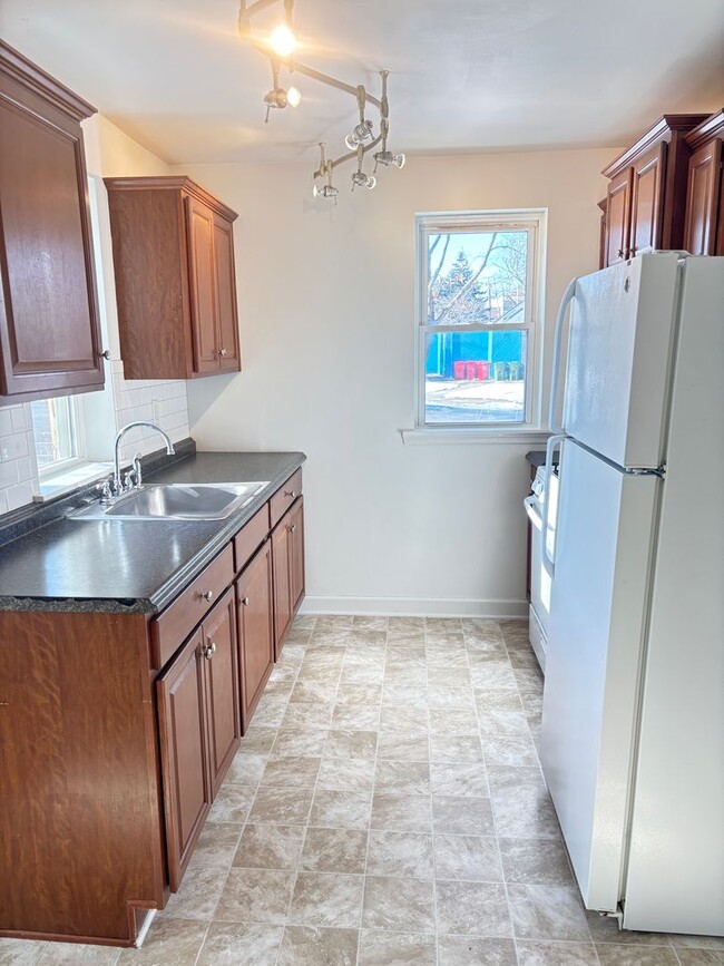 Building Photo - 3 Br 1 Bath Twin Home available in Bethlehem