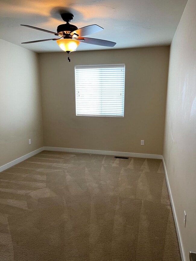 Building Photo - Beautiful Midvale Townhome for rent!