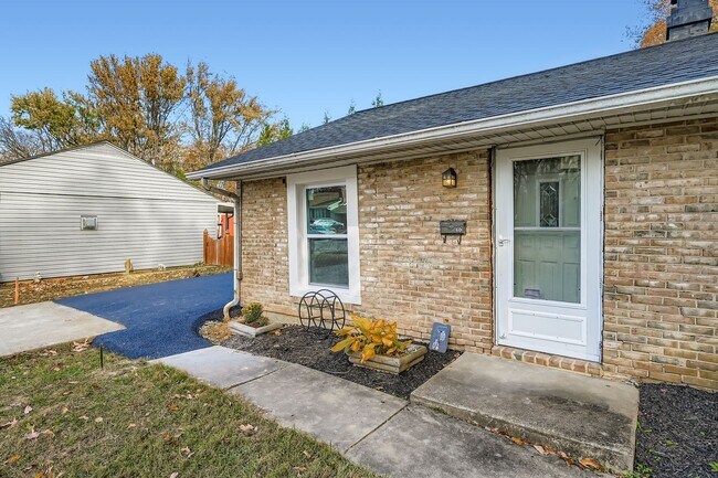 Building Photo - 601 Boxelder Dr