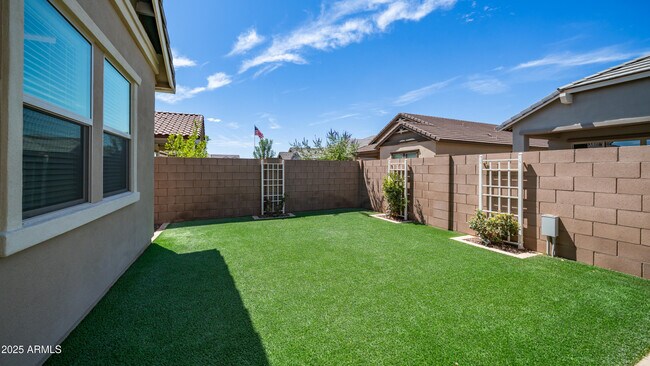 Building Photo - 23080 E Carriage Wy