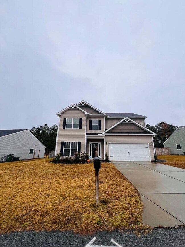 Building Photo - WOW!!  5-bedroom 3 bath