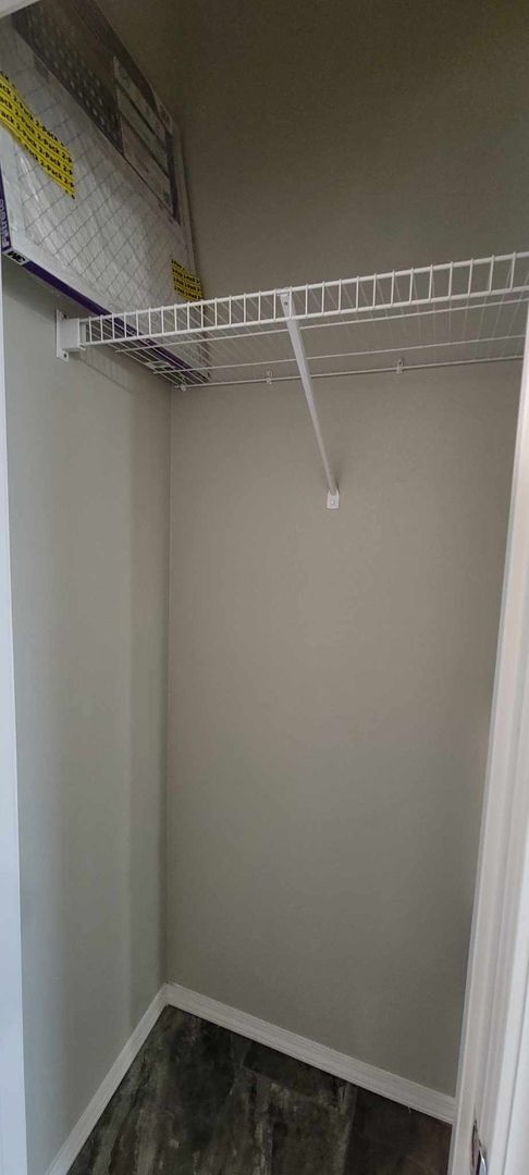 Building Photo - Beautiful property with granite countertops!