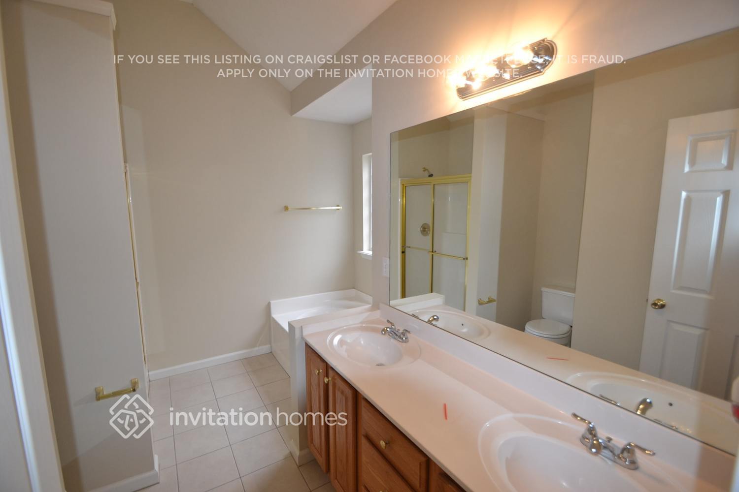 Building Photo - 4050 Lions Gate