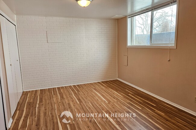 Building Photo - 9889 S Poppy Ln
