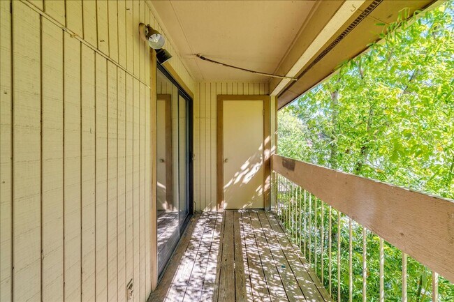 Building Photo - 1411 Norwalk-207