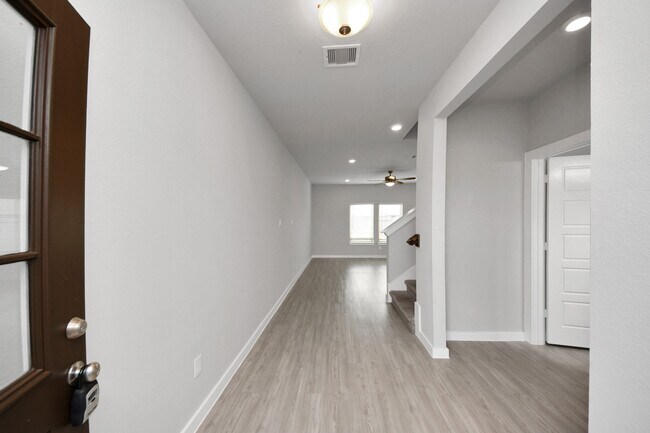 Building Photo - 2511 Shining Spur Ct