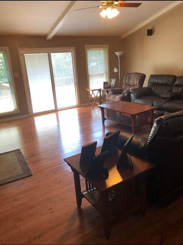 Building Photo - 11 Henry Ct