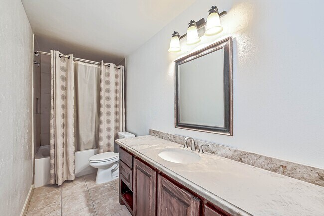 Building Photo - 2922 Lakefield Way